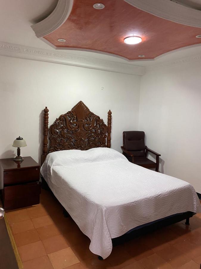 La Casona Hostal Перейра Экстерьер фото